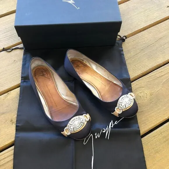 Giuseppe Zanotti Black Flats with Diamond Crest Rounded Toe size 37 - Picture 1 of 5